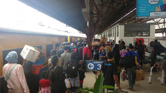 Bingung Pilih Transportasi Buat Mudik Nanti? Baca Ini Deh!