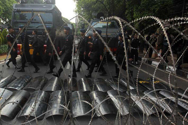 Antisipasi Ancaman Terorisme, Polisi Perketat Penjagaan KPU dan Bawaslu