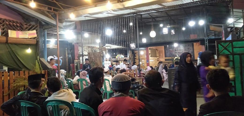 Smartfren Community Bandung Barat Bukber Sekaligus Angkat UMKM