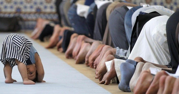 Ini Dia Pelajaran di Bulan Suci Ramadhan yang Bisa Kamu Ajarkan Ke Anakmu, GanSis!