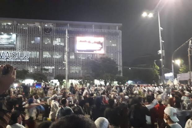 Usai Tarawih, Massa Pendukung Prabowo Membubarkan Diri dengan Tertib