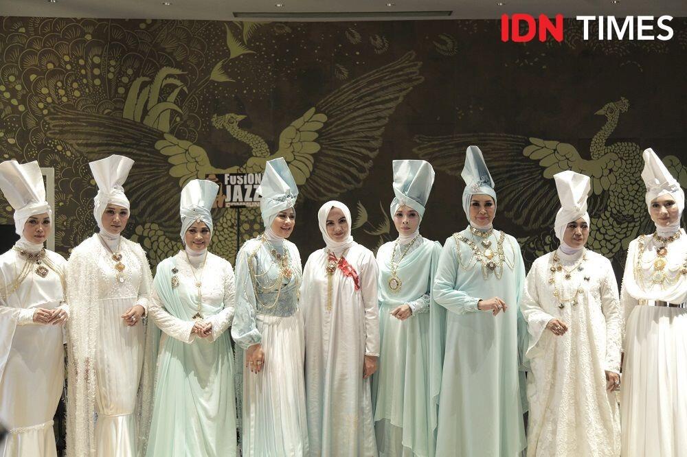 Bingung Pilih Baju Untuk Lebaran? Pakai Busana Ala Yunani Aja Sis!