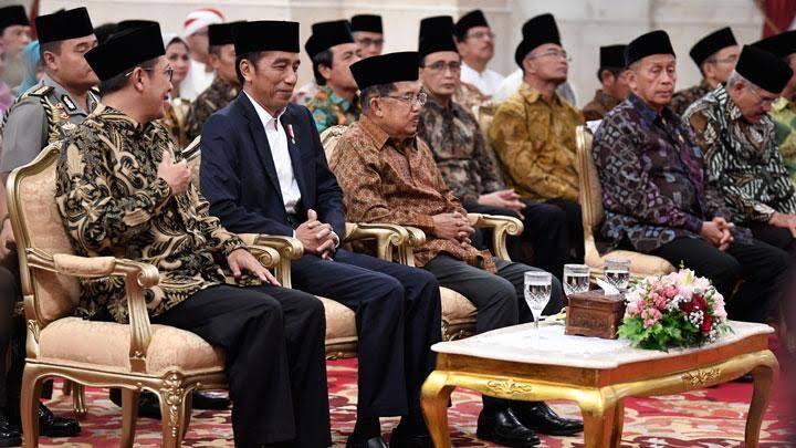 Jokowi Peringati Nuzululquran di Istana, Prabowo Ikut Demo