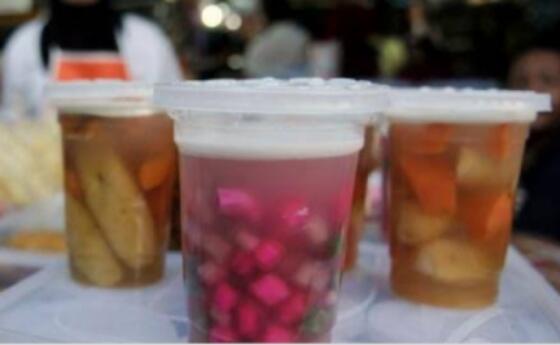 Tradisi Berbagi Takjil Di Jalan Setiap Ramadan