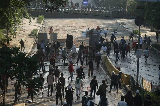 TNI Dinilai Bisa Gantikan Polri Sementara Amankan Aksi Massa