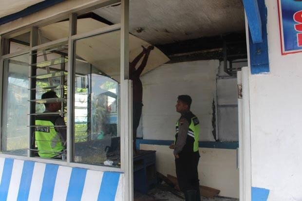 Kobaran Api Muncul Mendadak di Pos Polisi Fajar Indah Solo