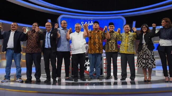 Kocak! BPN Prabowo Serah-Terimakan Ferdinand PD ke TKN Jokowi
