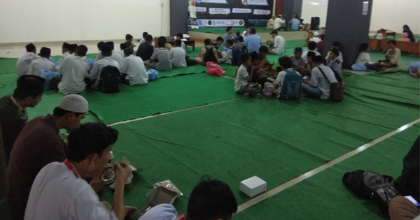 Buka Bersama Blazer Indonesia Club dan Anak Yatim di Masjid Al Muttaqin, Yuk!