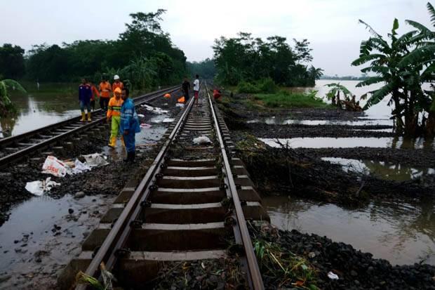 Mudik Lebaran, 23 Titik Jalur KA Rawan Banjir dan Longsor