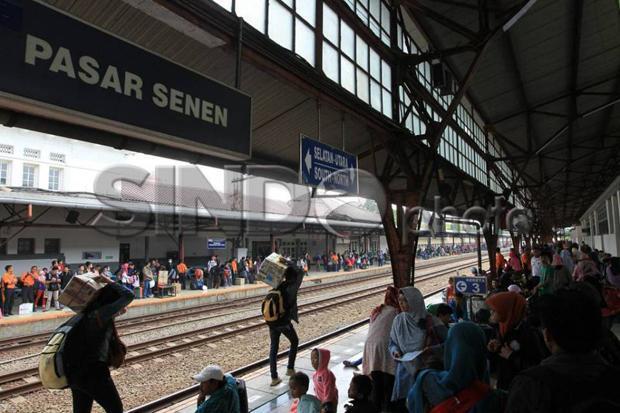 Kenaikan Jumlah Pengguna Kereta Api Imbas dari Mahalnya Tiket Pesawat