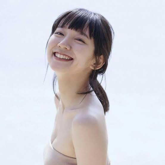 Riho Yoshioka, aktris cantik dan imut asal jepang bikin ane mabuk kepayang gan