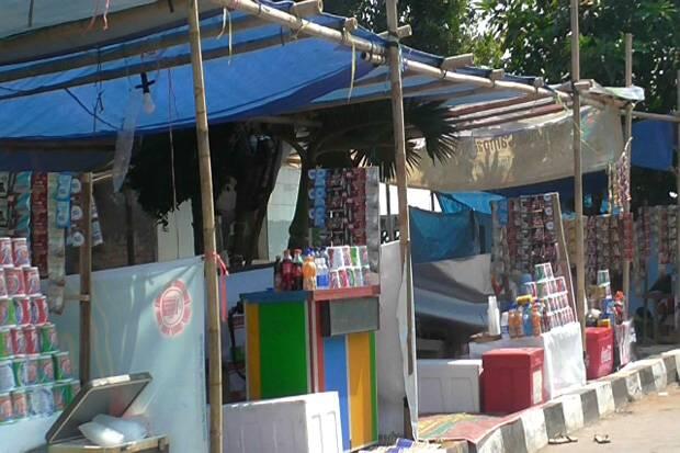 Jelang Mudik, Ratusan Warung Dadakan Menjamur di Pinggir Jalan