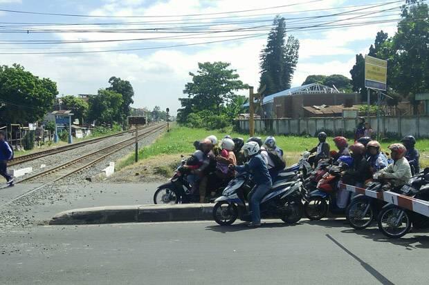 309 Perlintasan Kereta Api Tanpa Petugas Jaga, Pengemudi Harus Waspada