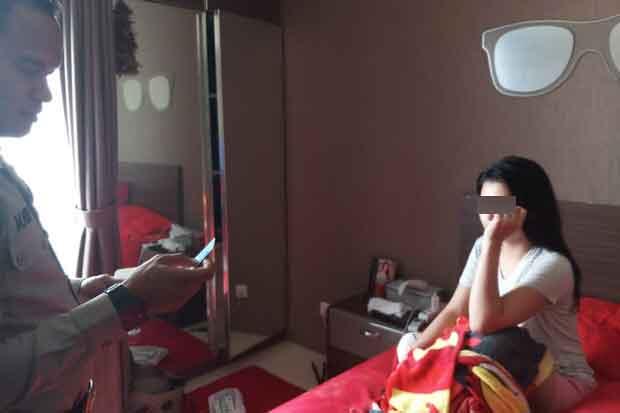 Belasan Wanita Cantik Diciduk Saat Ngamar Bersama Pria di SGV