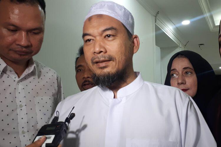 Diperiksa 17 Jam, Ustaz Sambo Klarifikasi Seruan People Power Eggi Sudjana