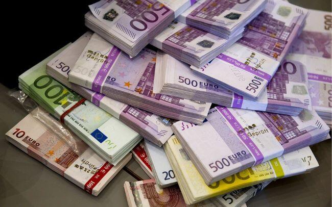 Membandingkan Hadiah Uang Liga Champions dan Liga Europa