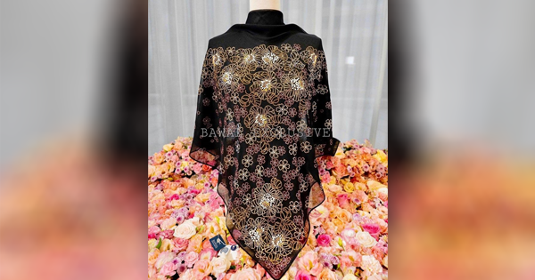 Ada Kerudung Seharga Rp 172 Juta, Sis! Itu Kerudung Apa Mobil? Malah Amat!