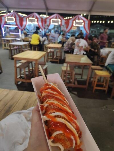Hotdog dan Kenikmatan Tak Terduga di Pekan Raya Jakarta