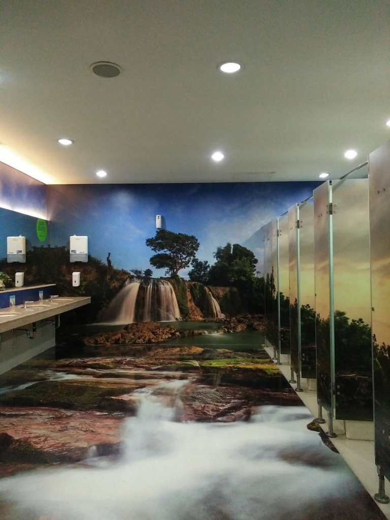 Toilet Unik dan Instagramable di Bandara Juanda, Penasaran?