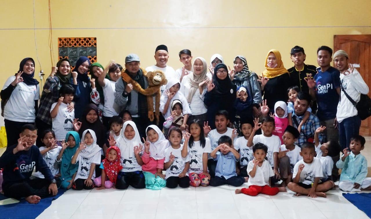 Bukber Genpi Cianjur di Saung Baca Mang Yadi Bersama Anak Yatim