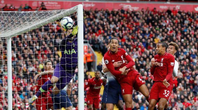 5 Gelar Liga Champions Milik Liverpool vs Tim Berkostum Putih