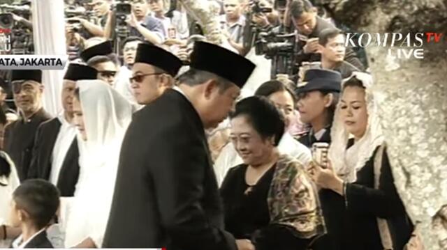 Megawati Hadir di Pemakaman Ani Yudhoyono