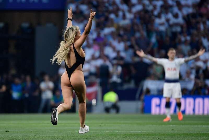 Liverpool Juara Champions Dan Penyusup Cantik Sama-Sama Menghibur !!