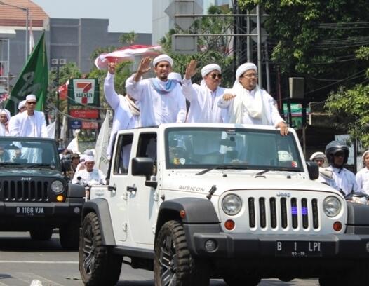 Bolehkan Kembali Takbiran Keliling, Anies Panen Pujian