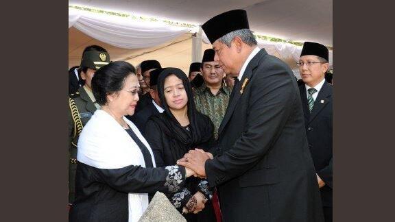 Megawati Diam Ditanya Soal Ani Yudhoyono