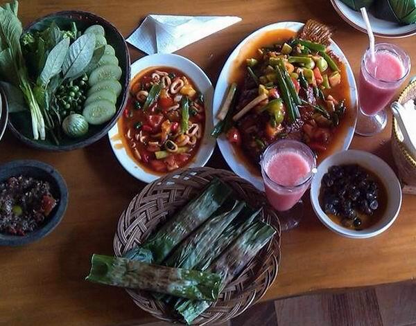 Mudik Lewat Nagreg, Ada 5 Rumah Makan dengan Sajian Sunda yang Sedap
