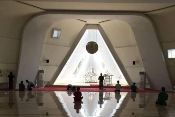 Ada Simbol Iluminati di Masjid Al-Safar? Ini Jawaban Ridwan Kamil