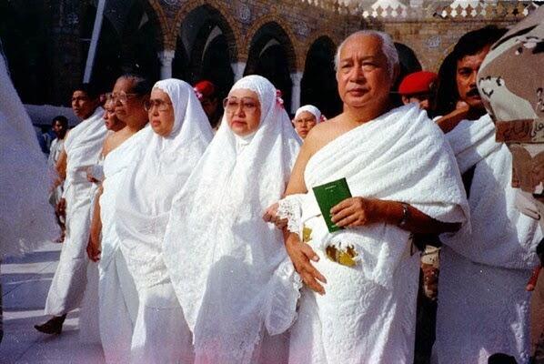 SOEHARTO DAN ISLAM