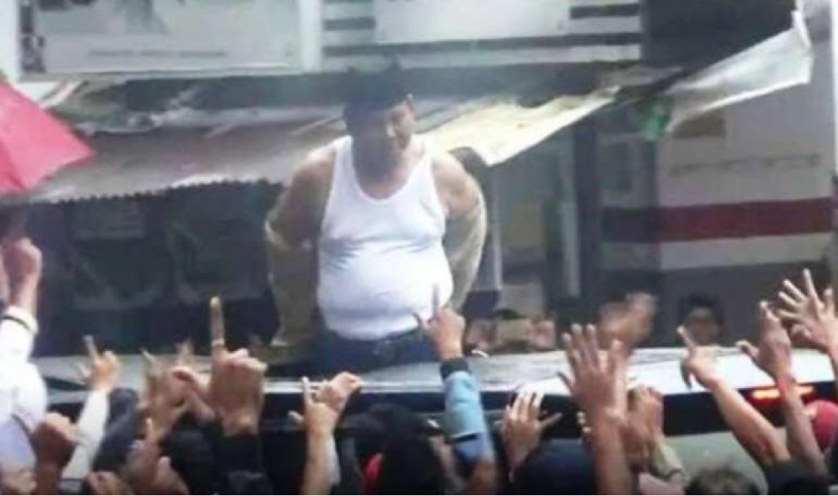 Mengapa Pria Berseragam Lebih Menarik Perhatian Wanita