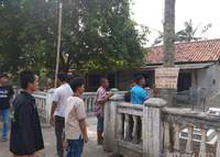 Warga Rengas Dengklok Demo Depan Musala Diduga Berisi Jemaah Eks HTI