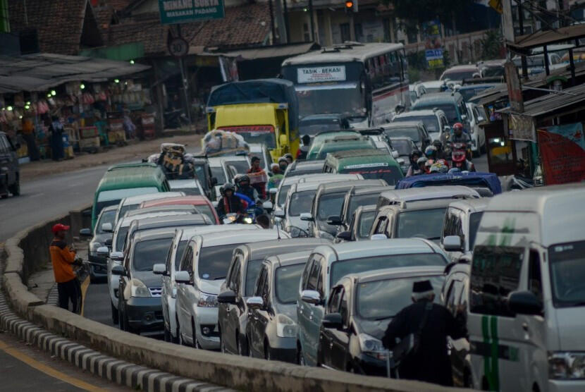 Rasanya Males Saat Arus Balik Mudik? Ane Ada Solusinya Nih Gan