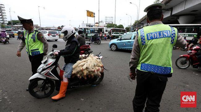 Atur Lalin, Polisi Ditusuk oleh Orang Tak Dikenal