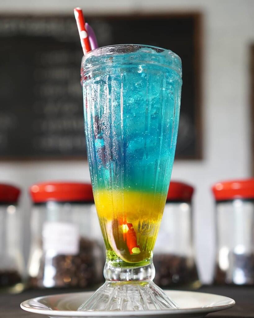 recomended tempat nongki di jakal utara