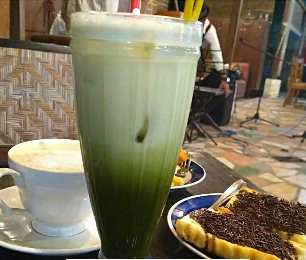 recomended tempat nongki di jakal utara
