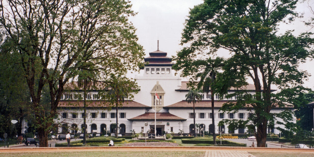 Kisah Misteri Gedung Sate Bandung