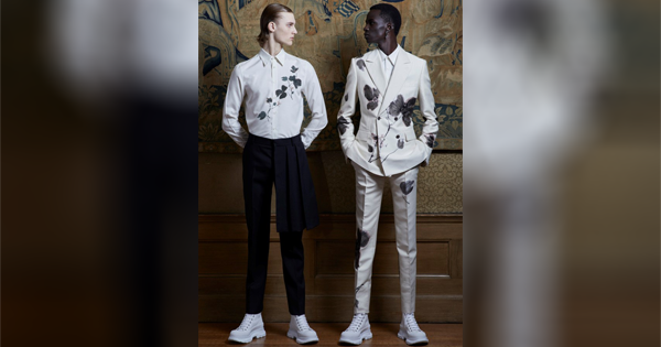Alexander McQueen Hadirkan Koleksi yang Memadukan Busana Pria dan Wanita! Penasaran?