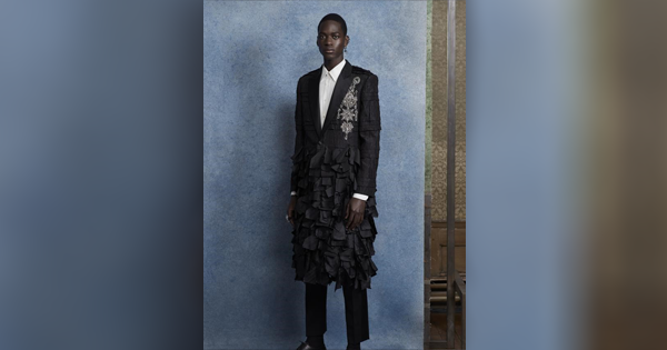Alexander McQueen Hadirkan Koleksi yang Memadukan Busana Pria dan Wanita! Penasaran?