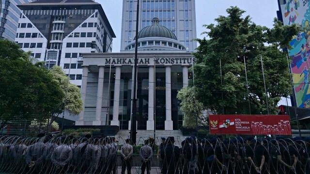 Tim Jokowi dan Prabowo Tiba di MK, Siap Hadapi Sidang Perdana