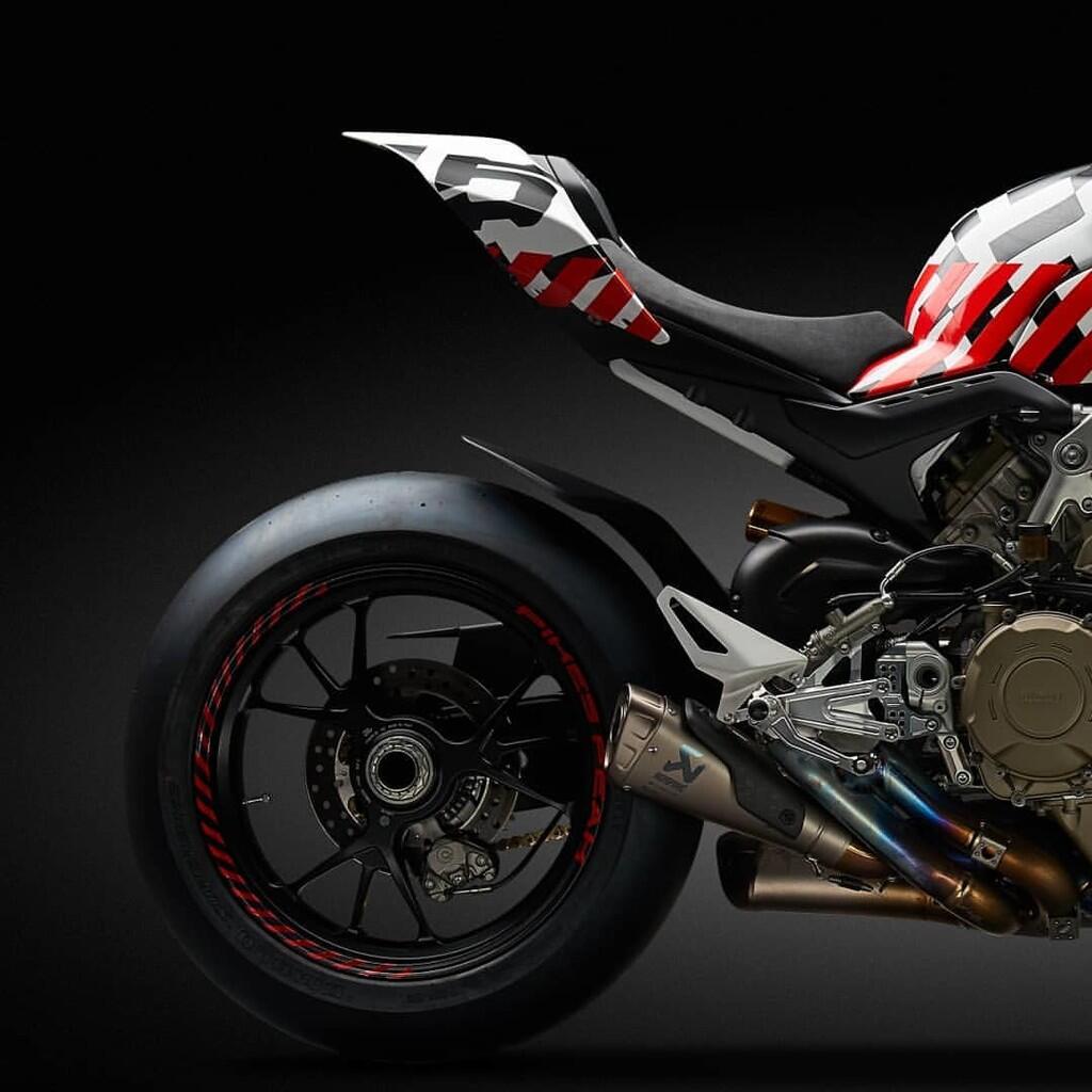 Akhirnya Ducati Streetfighter V4 Menampakkan Wujudnya