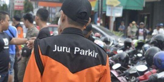 Seorang Intel Kepolisian Dikira Tukang Parkir Sampai Dikasih Rp2000