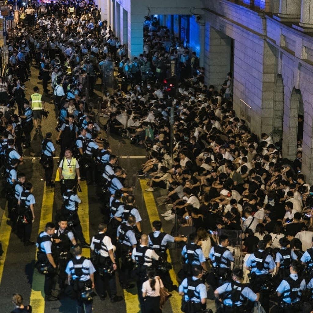 Nolak Diadili di China, 1 Juta Rakyat Hong Kong Demo Malam-malam