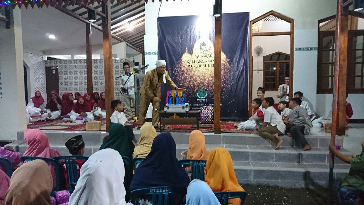 Fenomena Ustadz Magician Berdakwah Menggabungkan Sulap 