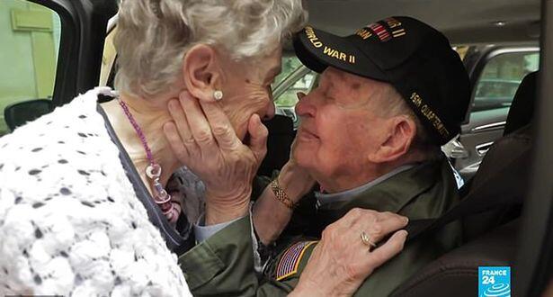 75 Tahun Terpisah Usai Perang Dunia II, Veteran Asal AS Temukan Kekasih Prancisnya ..