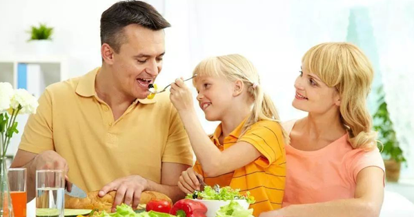 Pusing Lihat Anakmu Ga Suka Sayur? Lakukan Hal Ini Agar Anakmu Jadi Penyuka Sayuran!