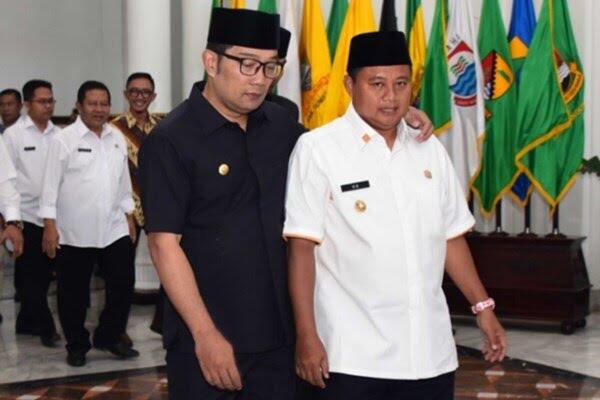 Cerdaskan Warga Jabar, Kang Emil Gratiskan Pendidikan Di Jabar
