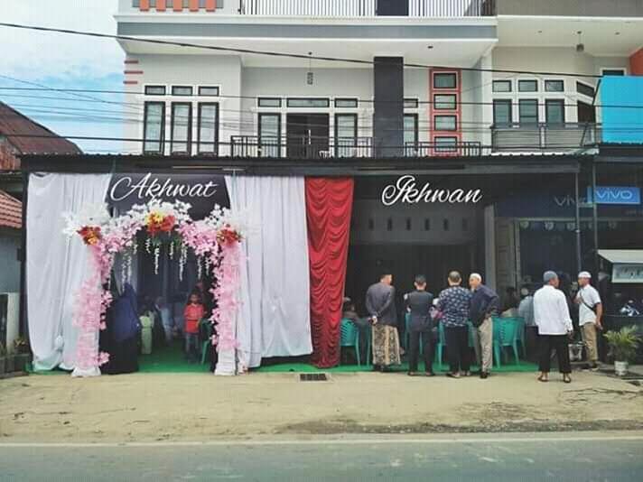 KO NIKAH NYA ANEH YAA ???